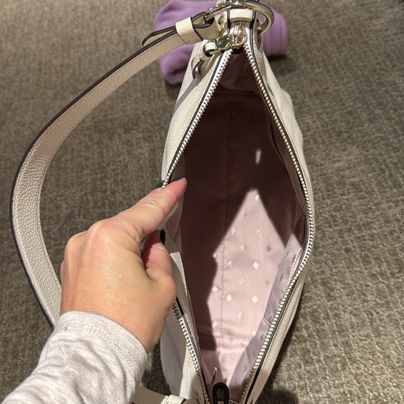 Kate Spade white pebbled leather shoulder bag - Picture 3 of 12